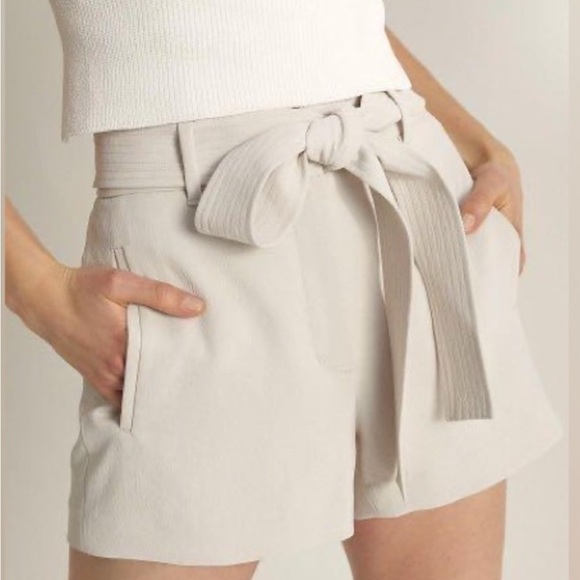 Aritzia Wilfred TIE-FRONT SHORT in magnolia pink Women's Tie-Waist size 6 - Picture 2 of 2